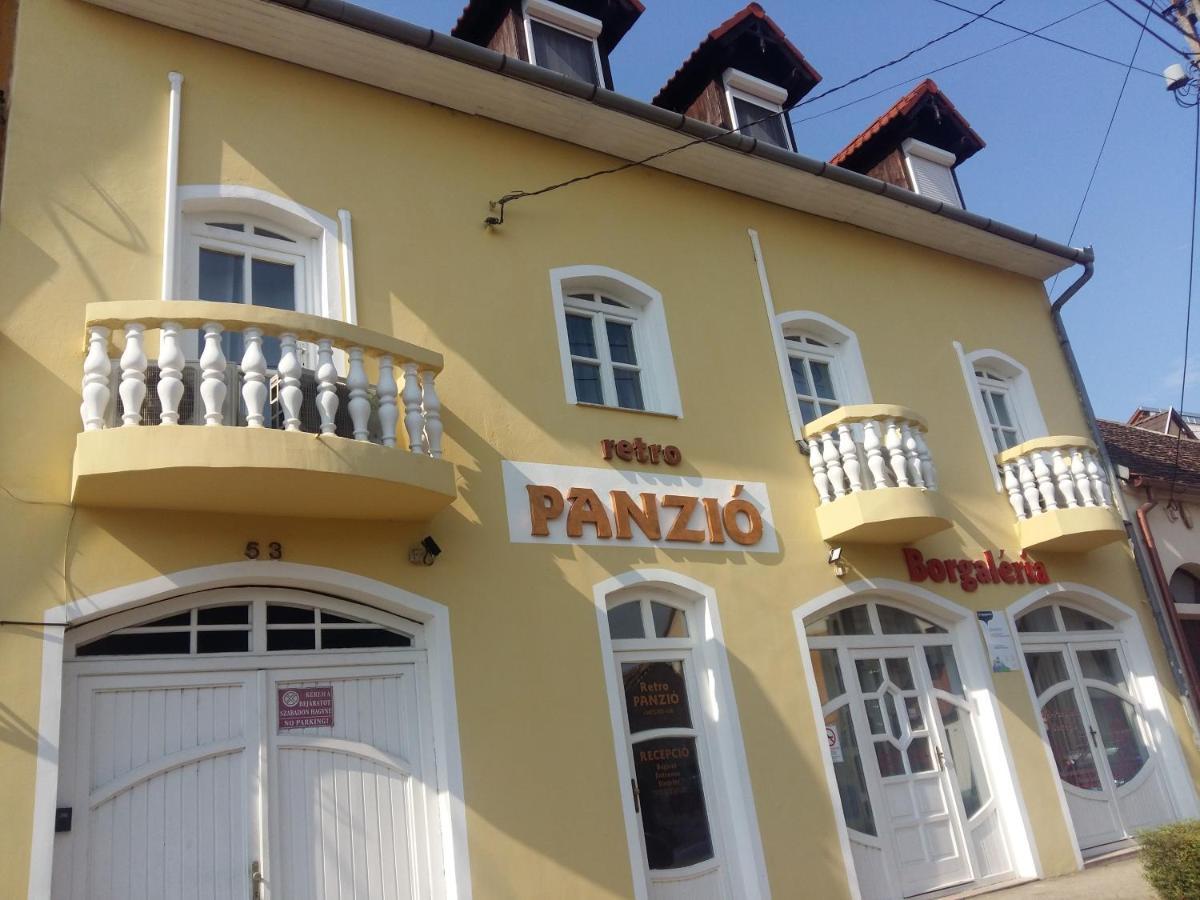 Retro Panzio Bed & Breakfast Pecs Luaran gambar