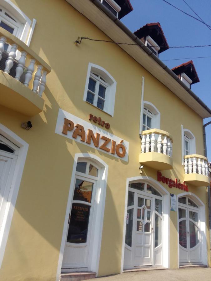 Retro Panzio Bed & Breakfast Pecs Luaran gambar