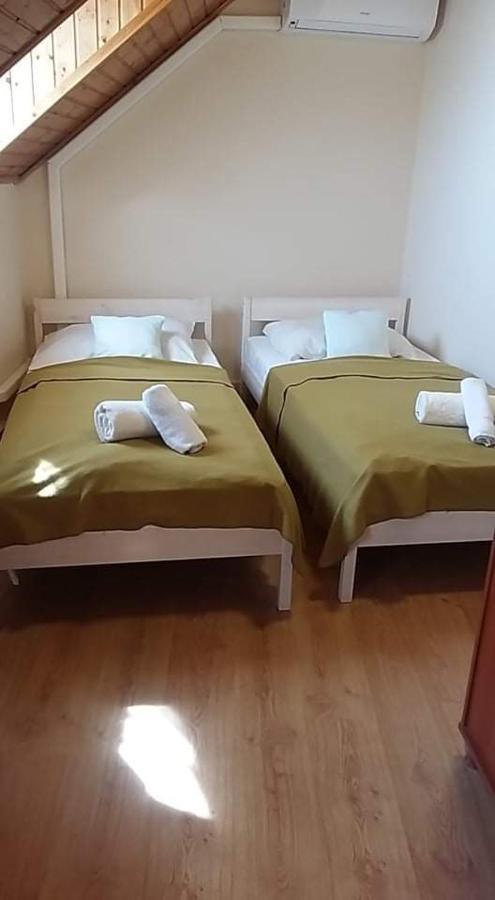 Retro Panzio Bed & Breakfast Pecs Luaran gambar