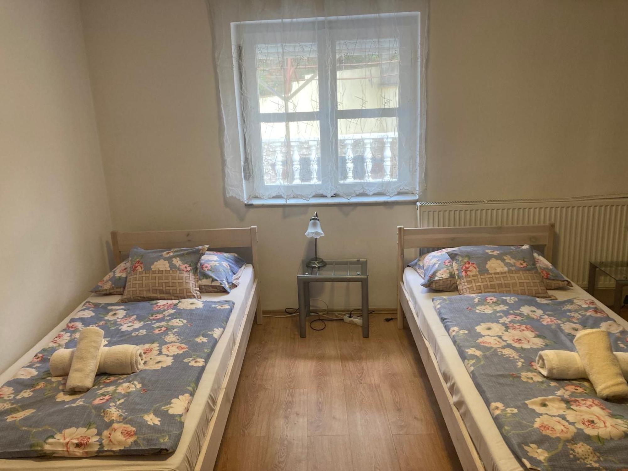 Retro Panzio Bed & Breakfast Pecs Luaran gambar