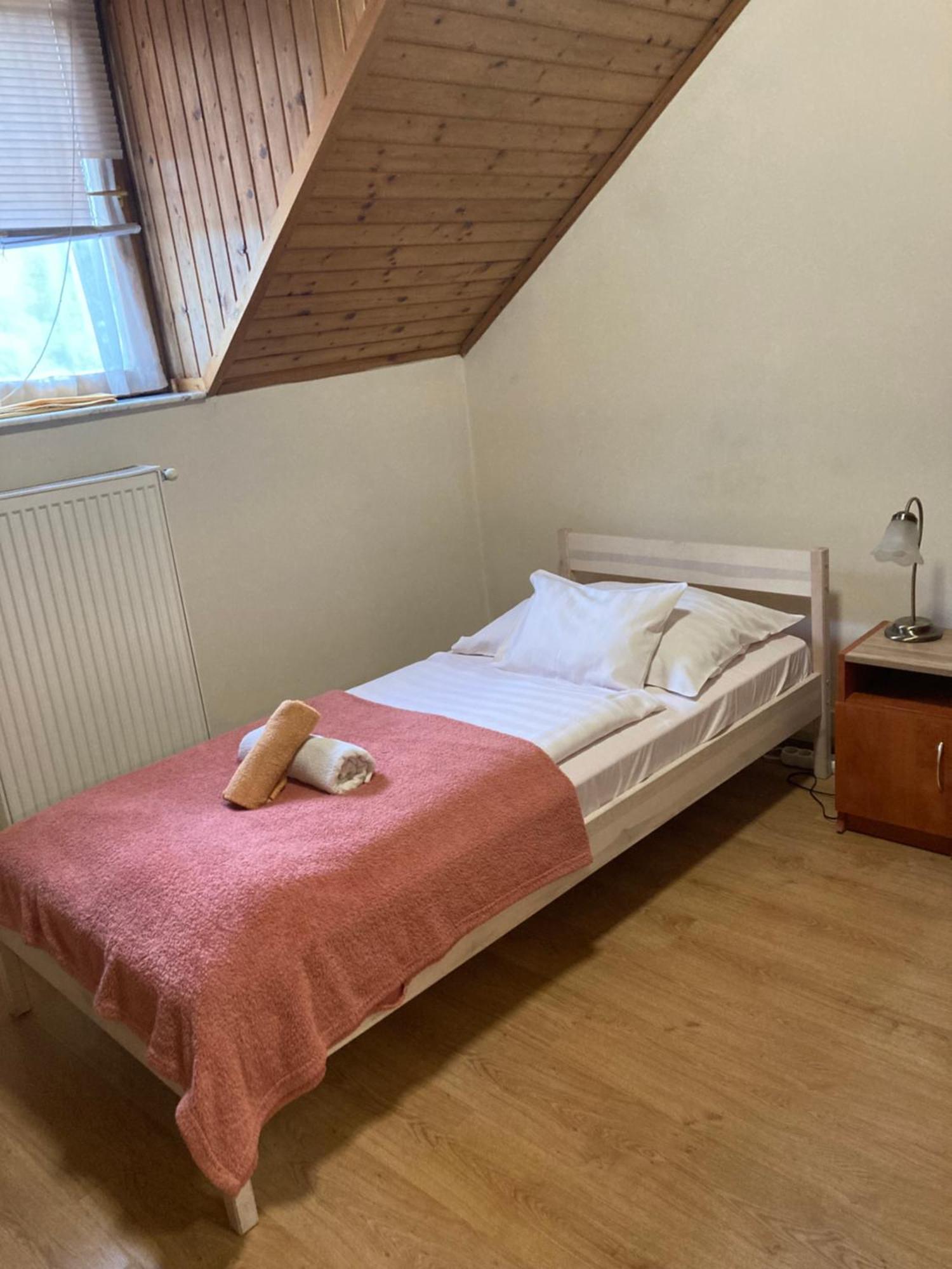 Retro Panzio Bed & Breakfast Pecs Luaran gambar